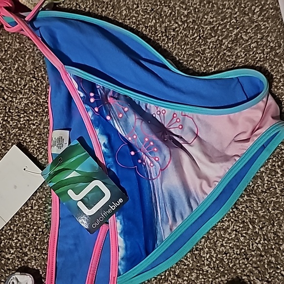 Swimwear separates - Picture 10 of 10